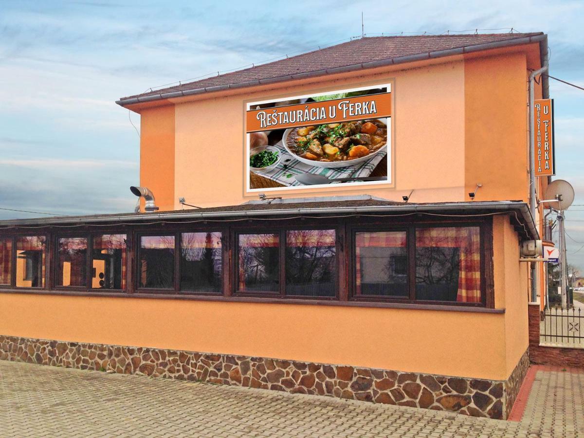 U Ferka Hotel Lemesany Exterior photo